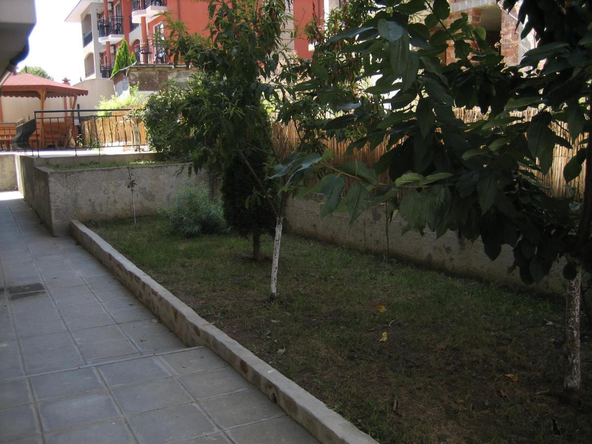 Apartment Lazur By The Sea Ravda Exterior foto